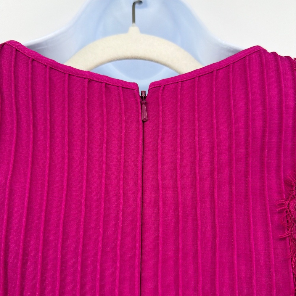 Tadashi Shoji Magenta Pink Pleated Lace Panel Sheath Cocktail Dress Medium M - Picture 4 of 9